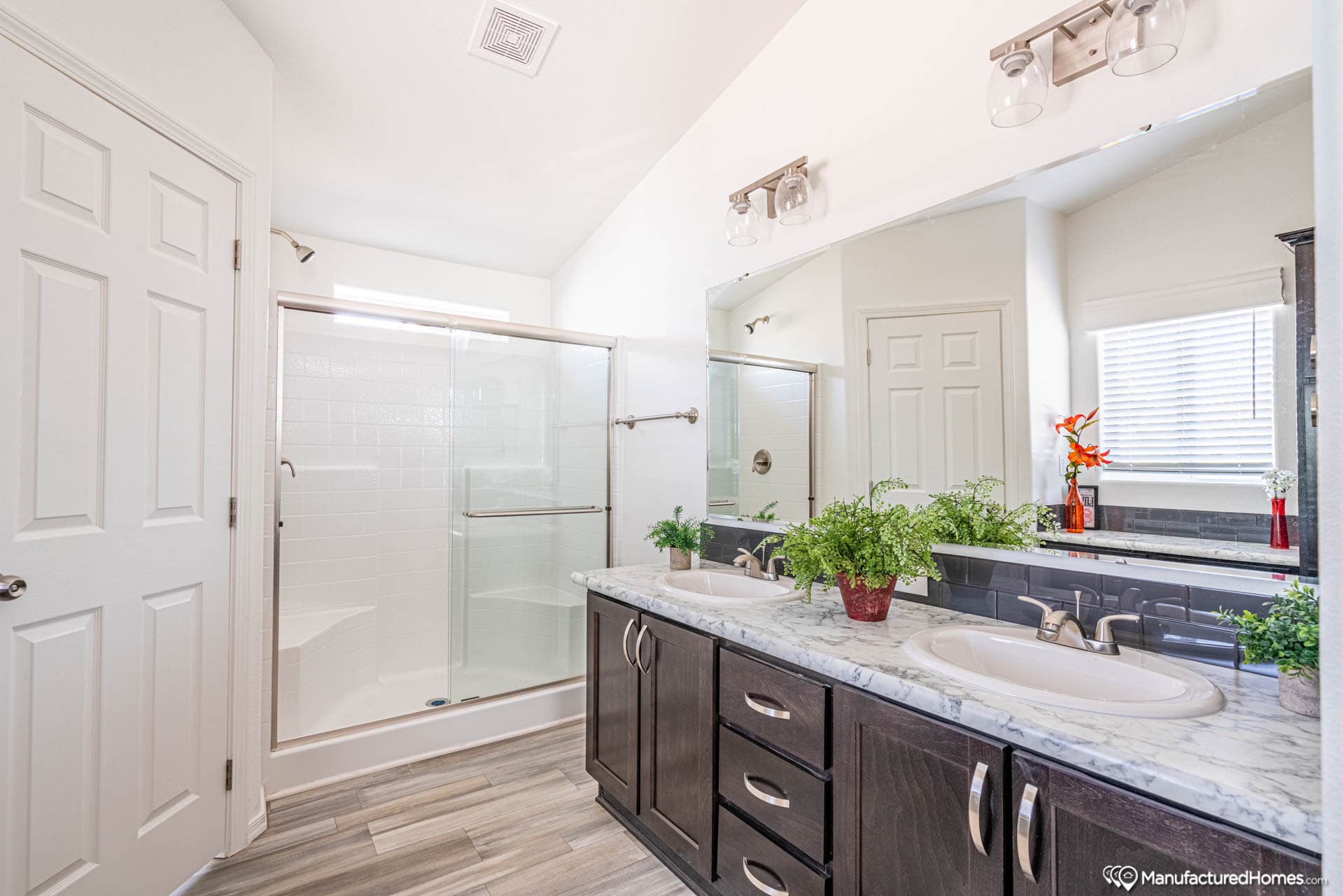 Westin porch  bathroom home features