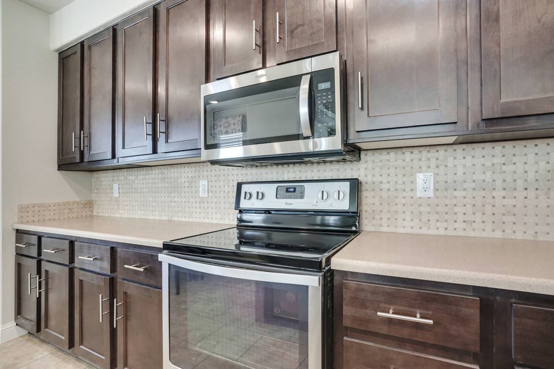 American freedom 2848pc2  kitchen home features