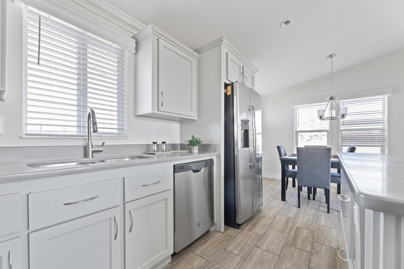 Sedona ridge interior and kitchen home features