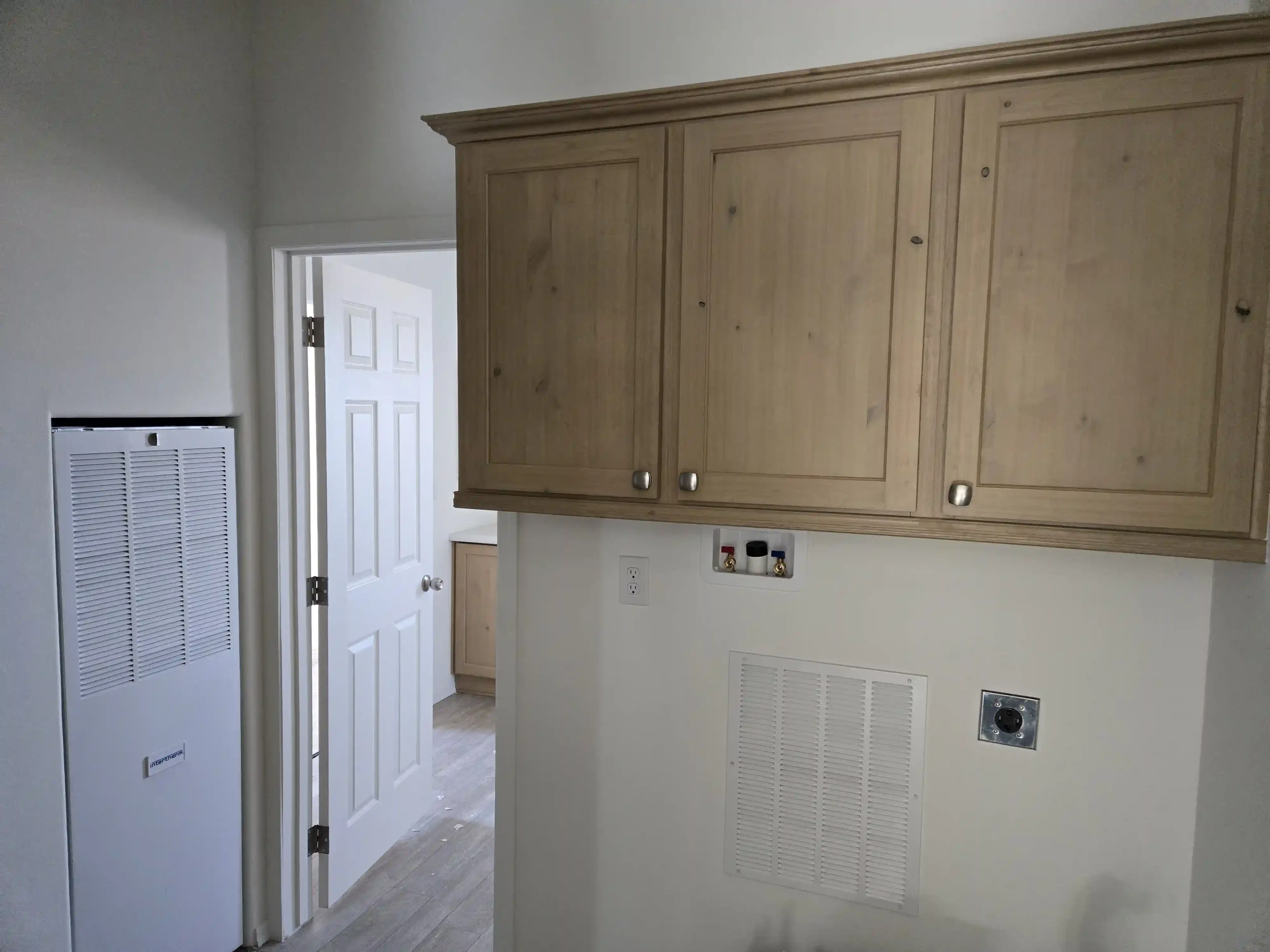 Limited 28564a interior home features