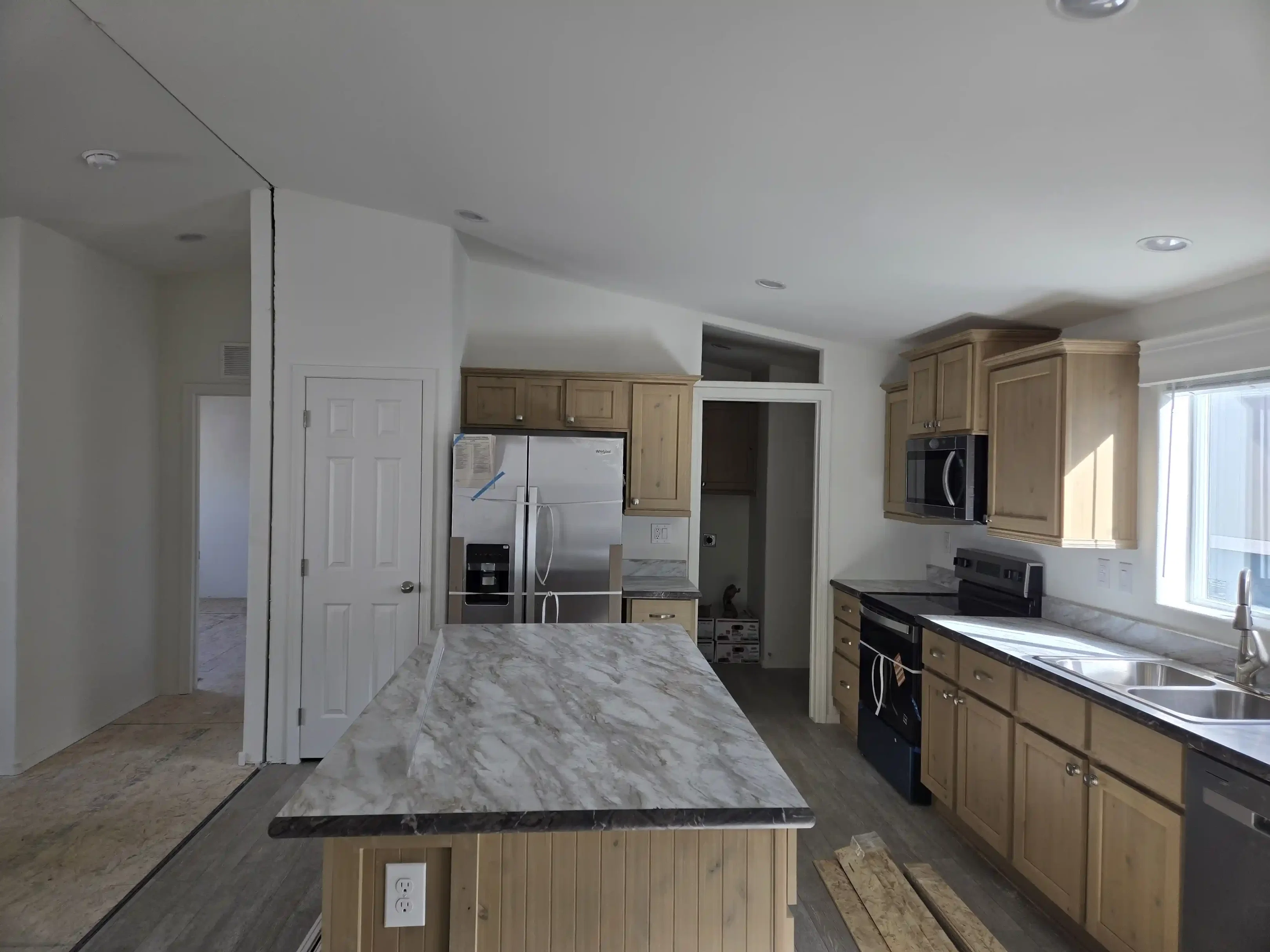 Limited 28564a kitchen home features