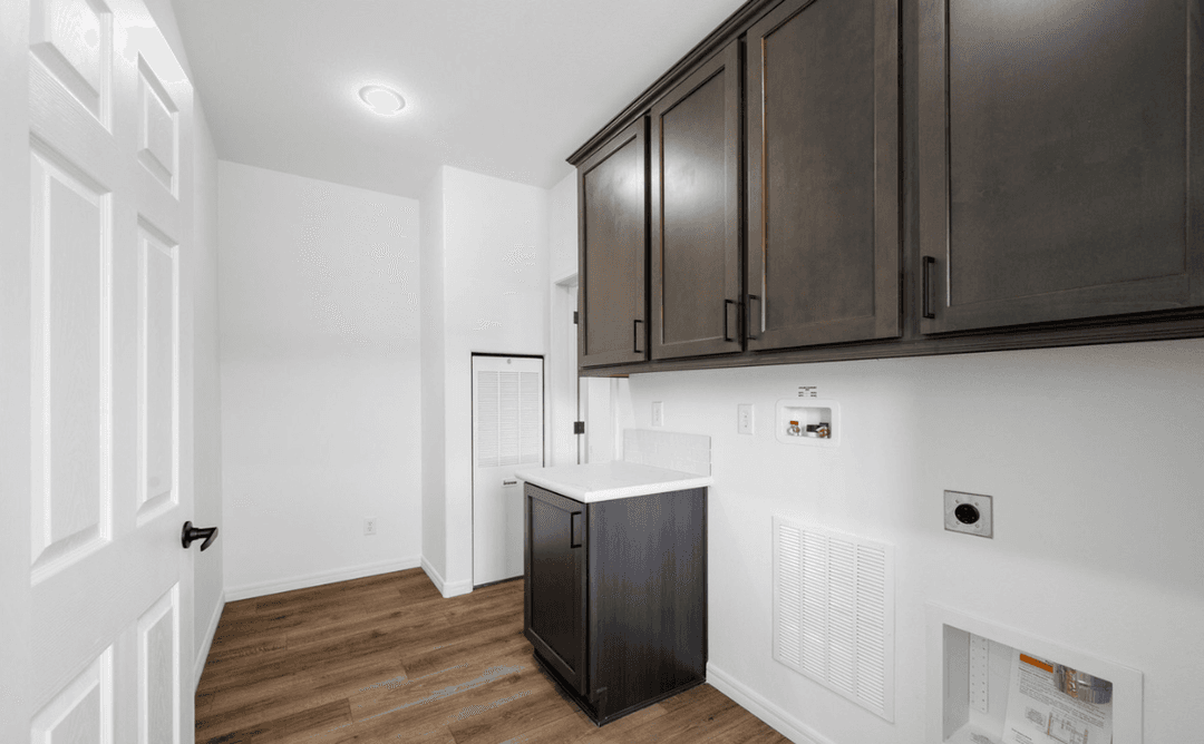 Limited series-28564a interior home features