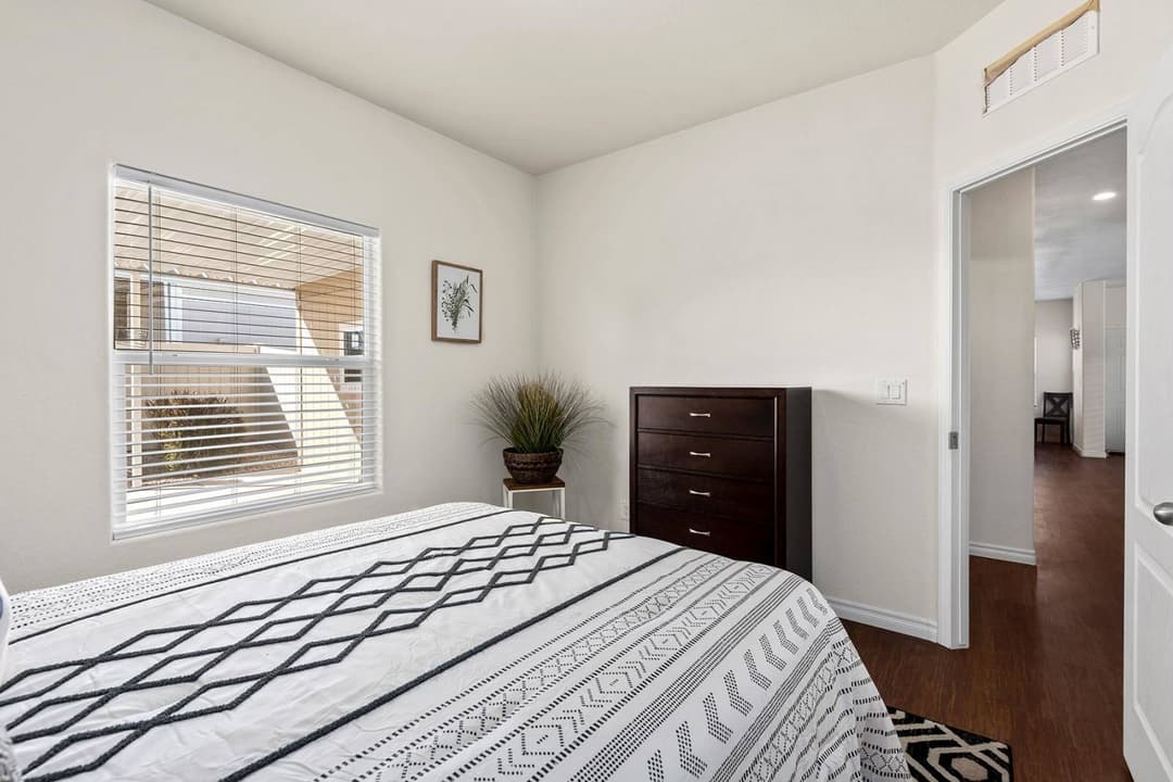 American freedom 2848u  bedroom home features