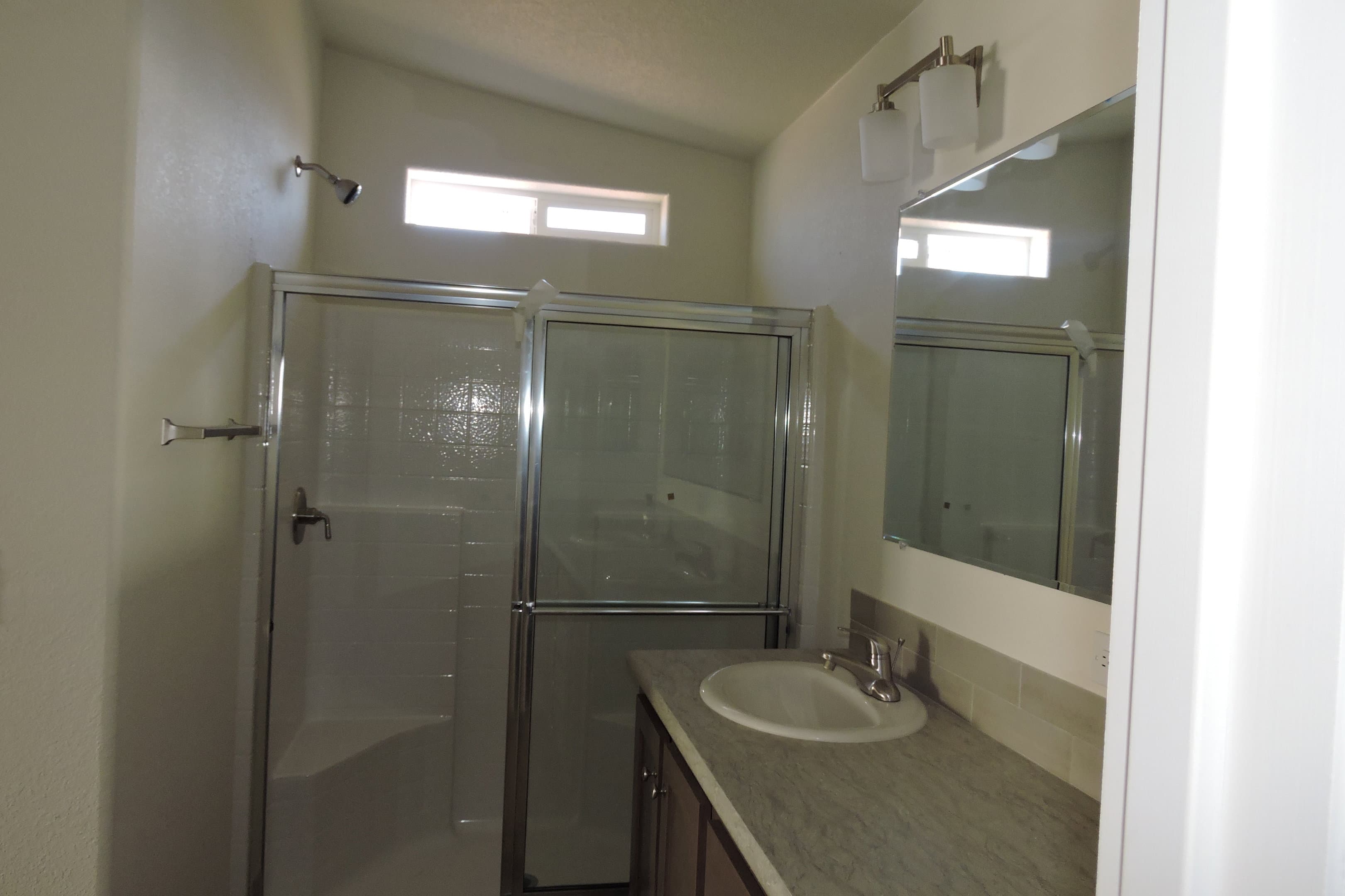 2023 champion 2856e interior and bathroom home features