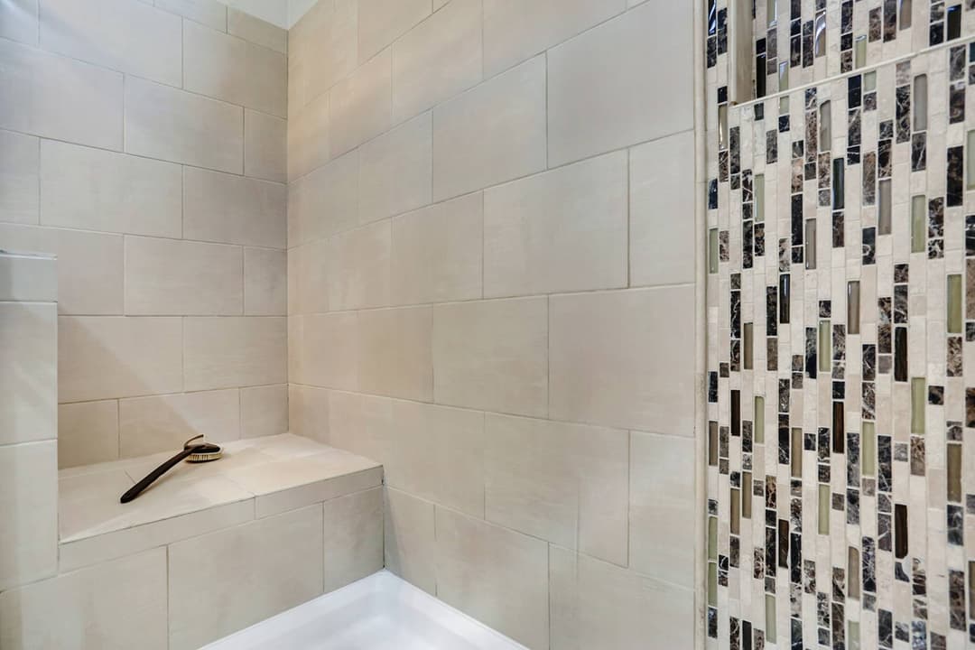 American freedom 2848pc2  bathroom home features