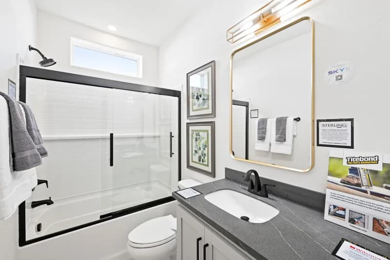 Canyon bathroom home features