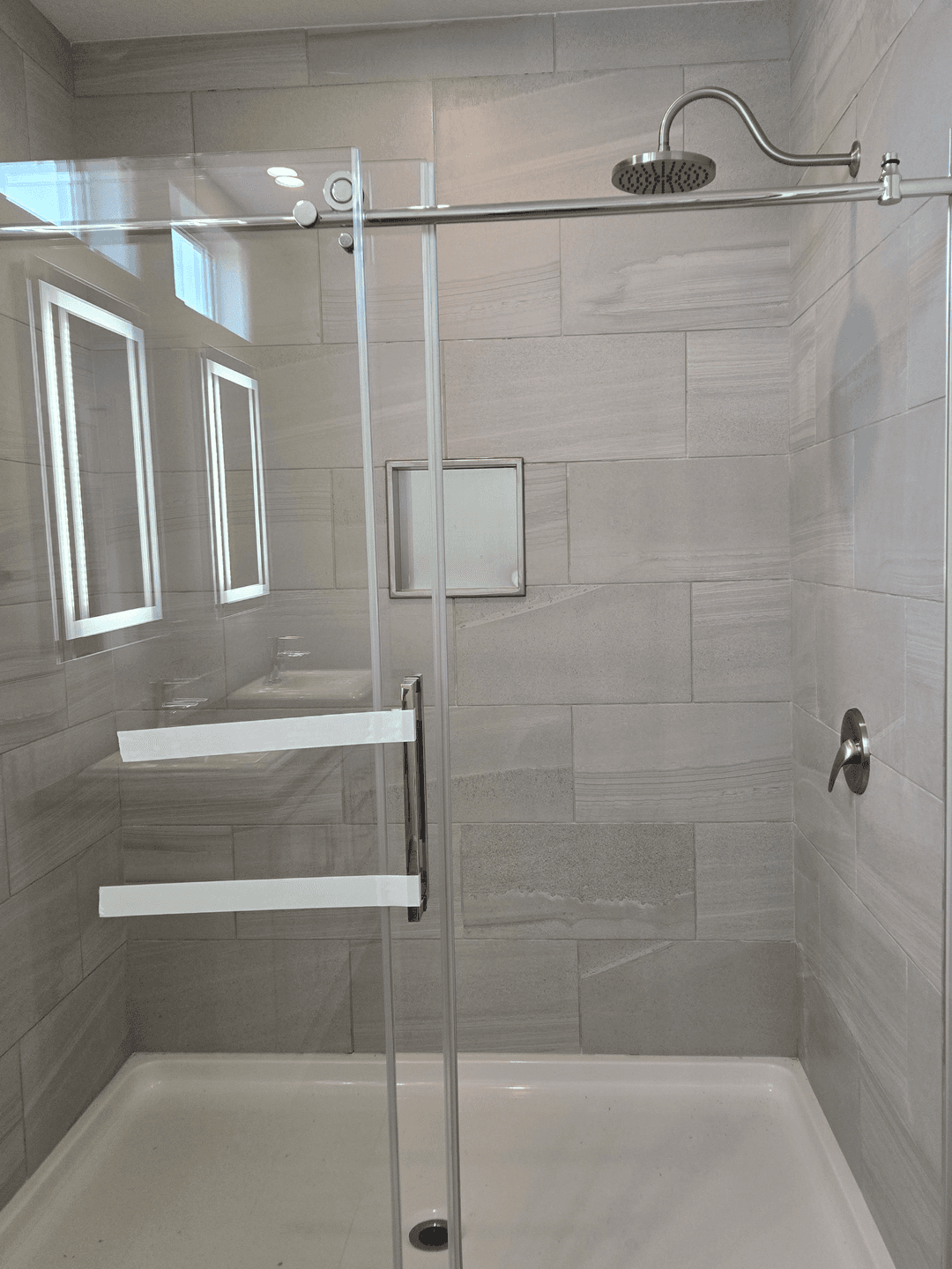 Odyssey 3256hx interior and bathroom home features