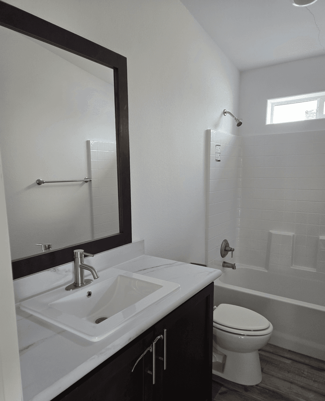 Cavco west edge 28563c interior and bathroom home features