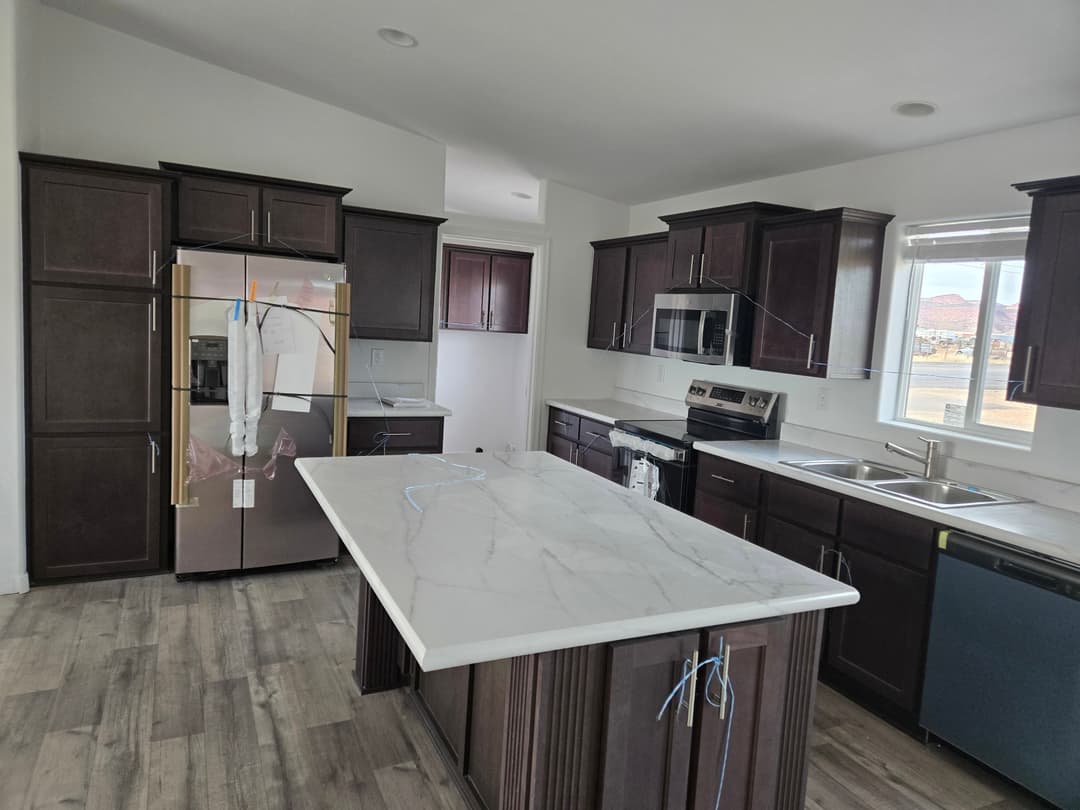 Cavco west edge 28563c interior and kitchen home features